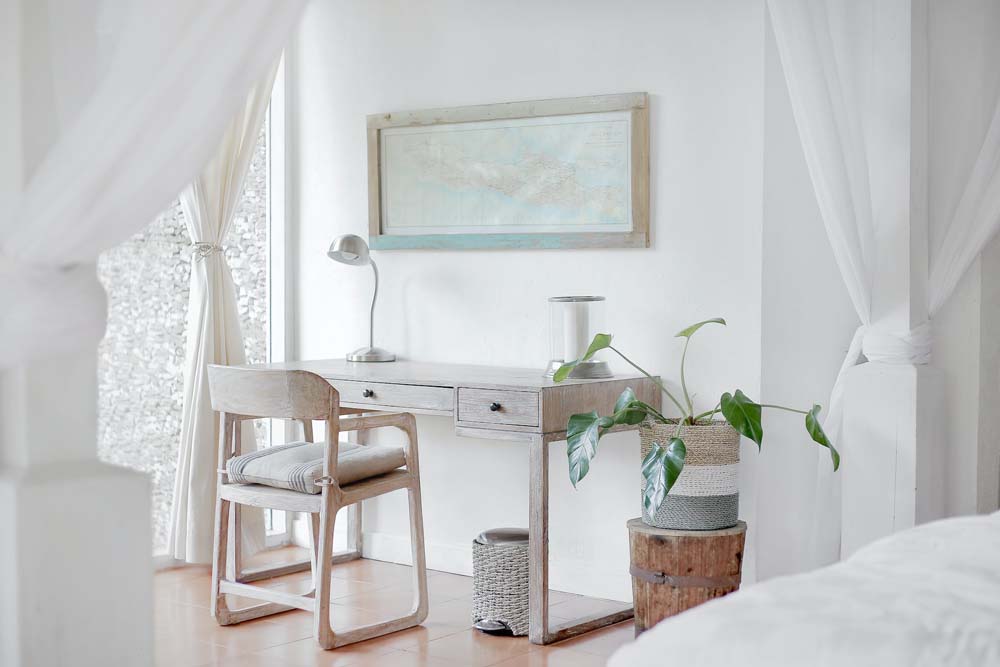 white-wall-room-with-art