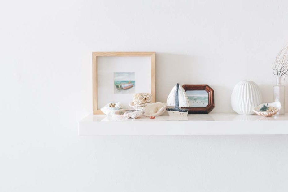 How to Display Mini Canvas Art in the Small Space