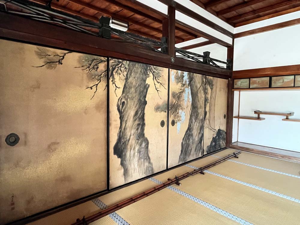 fusuma painting ninna-ji kyoto